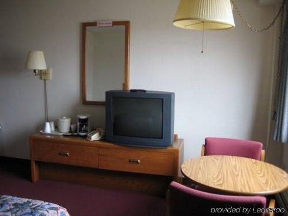 Amerivu Inn & Suites-Avon Номер фото