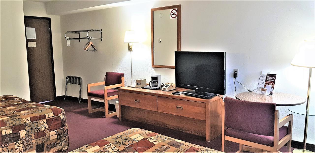 Amerivu Inn & Suites-Avon Экстерьер фото