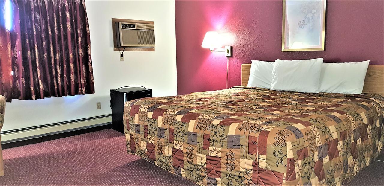 Amerivu Inn & Suites-Avon Экстерьер фото