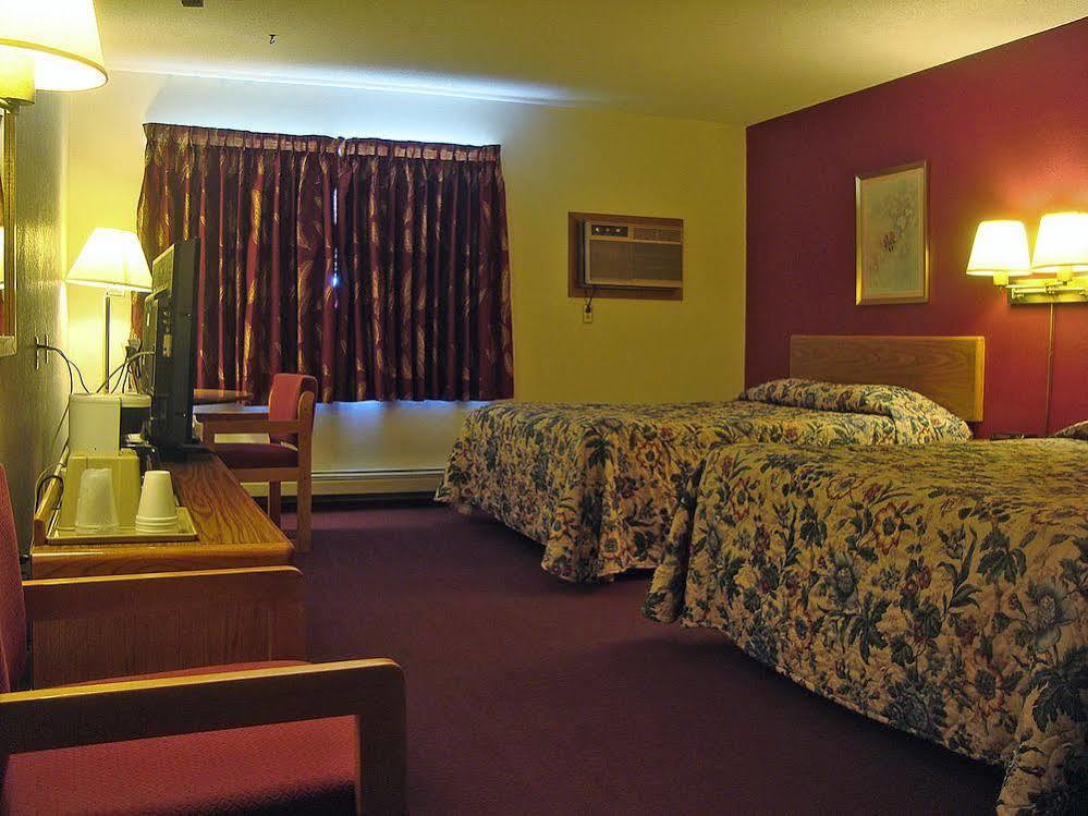 Amerivu Inn & Suites-Avon Экстерьер фото