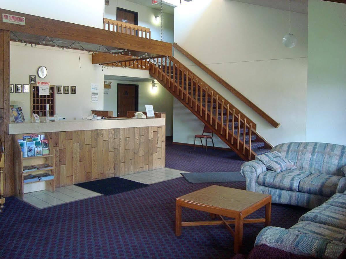 Amerivu Inn & Suites-Avon Экстерьер фото